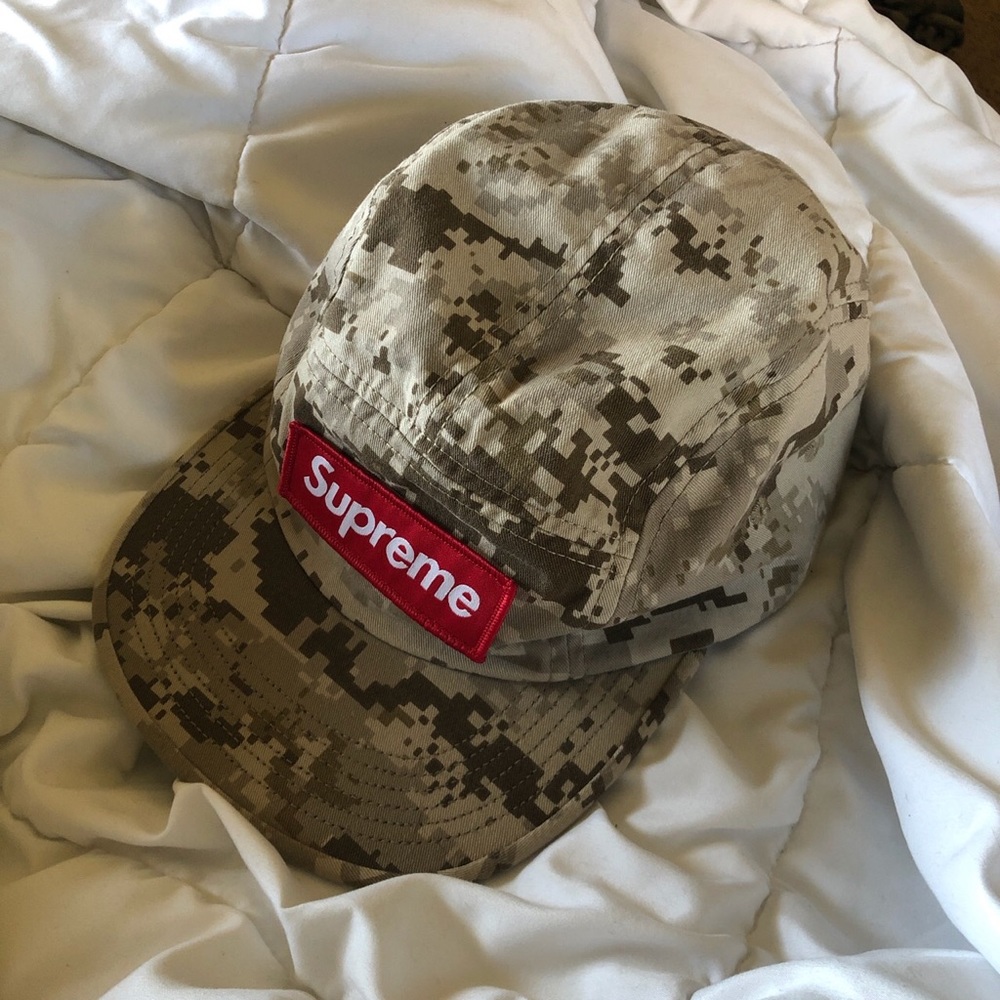 SUPREME DIGI HAT